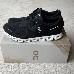 NIB men’s cloud five running shoes size 12 1/2